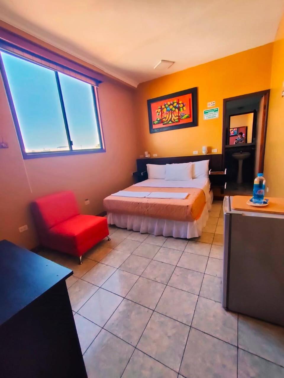 Hotel Los Algarrobos Пуэрто-Бакерисо-Морено Экстерьер фото