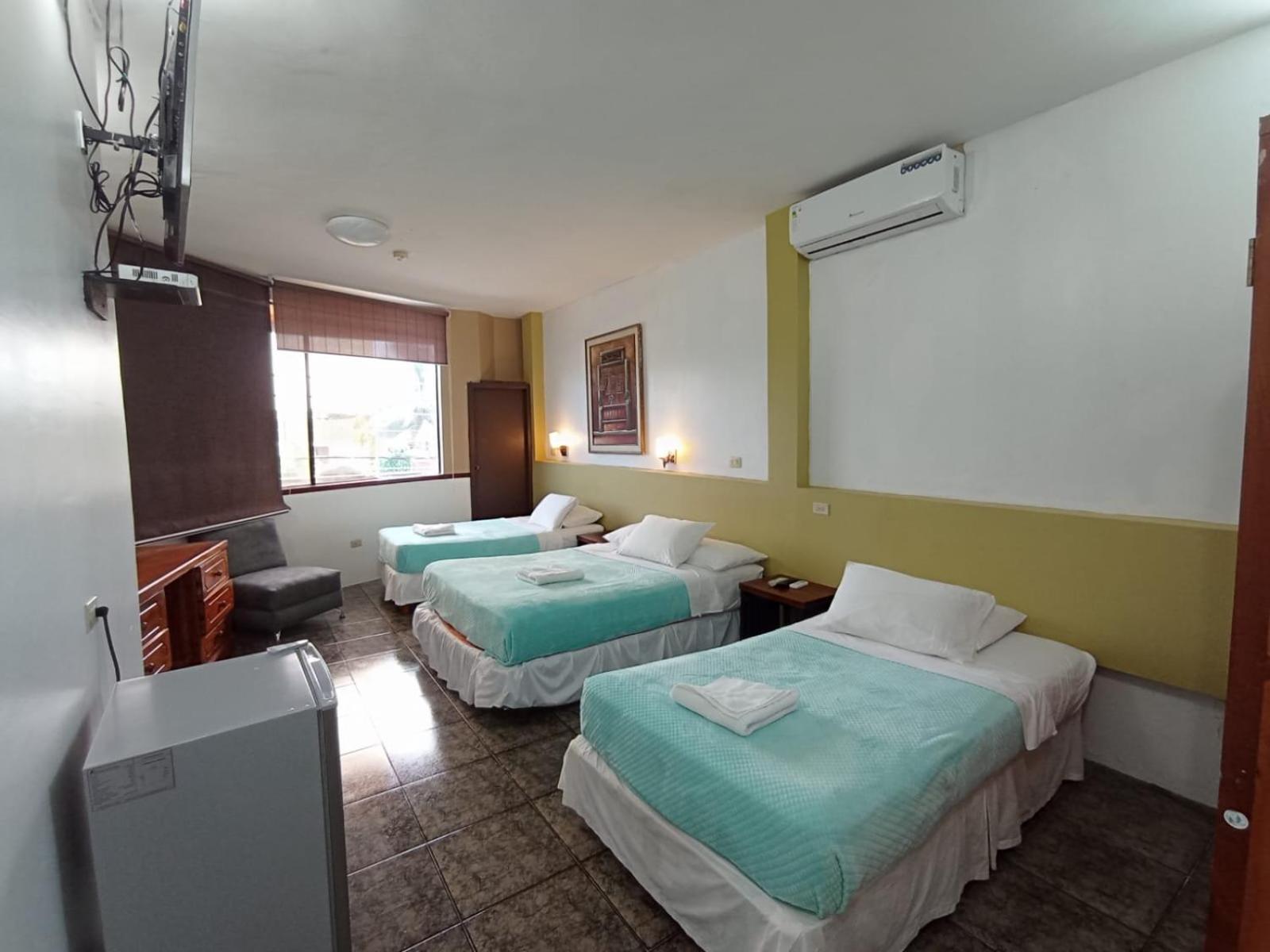 Hotel Los Algarrobos Пуэрто-Бакерисо-Морено Экстерьер фото