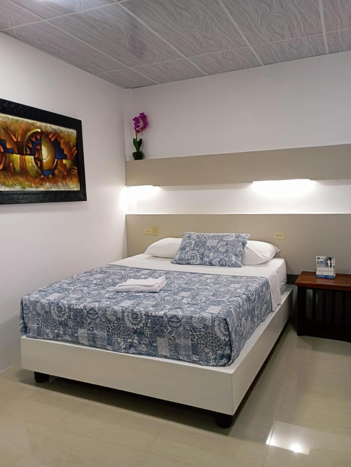 Hotel Los Algarrobos Пуэрто-Бакерисо-Морено Экстерьер фото