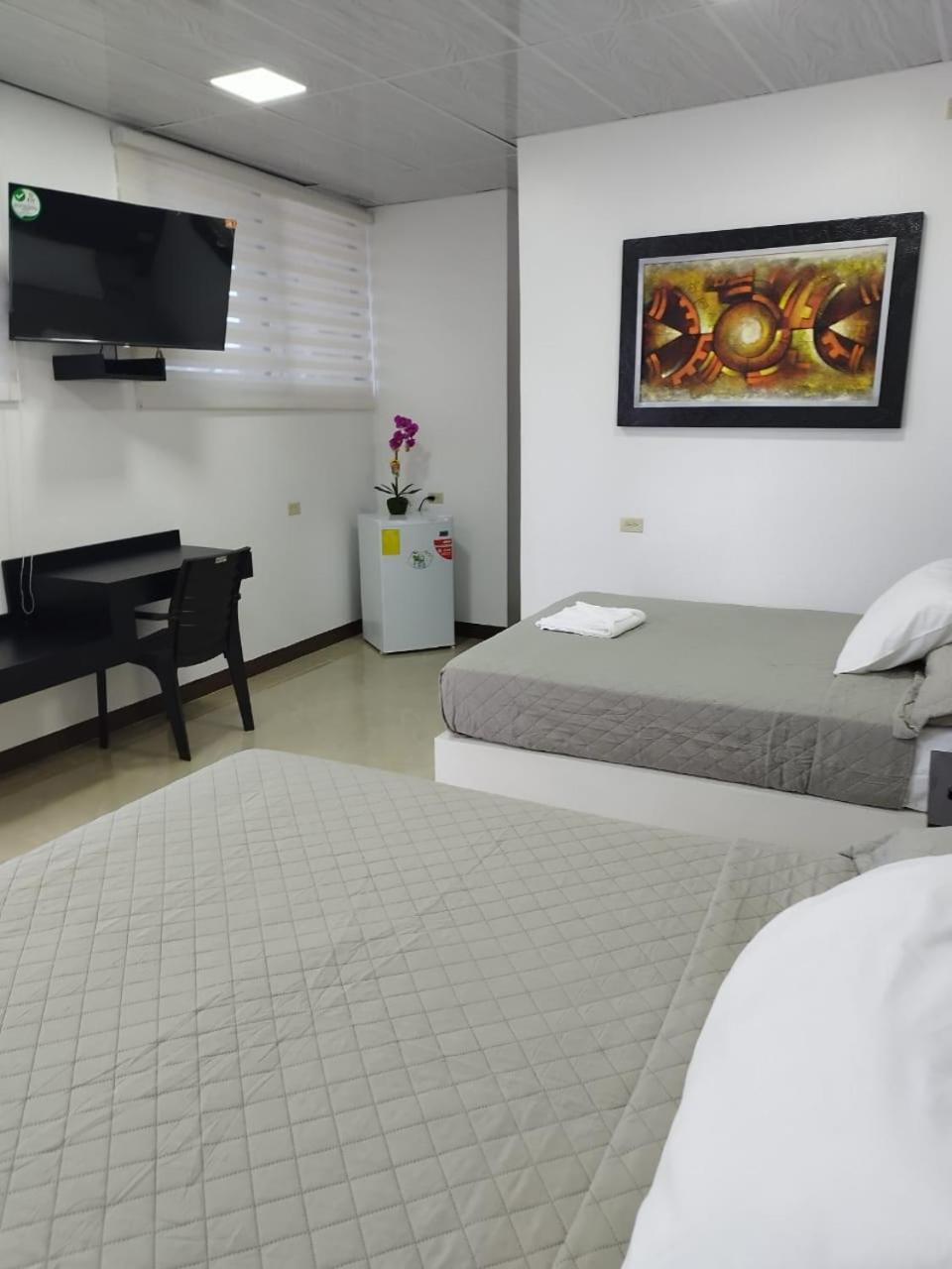 Hotel Los Algarrobos Пуэрто-Бакерисо-Морено Экстерьер фото