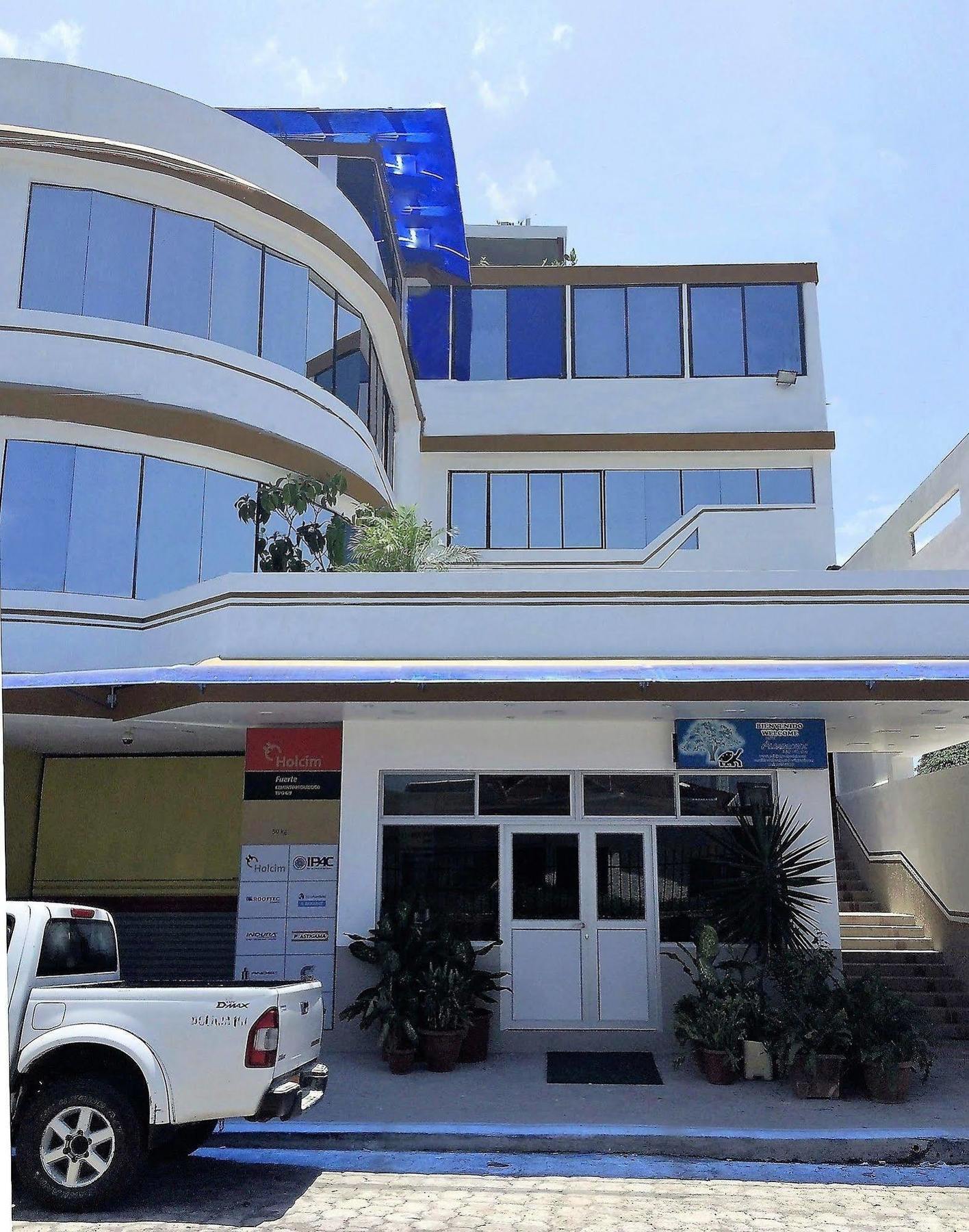 Hotel Los Algarrobos Пуэрто-Бакерисо-Морено Экстерьер фото
