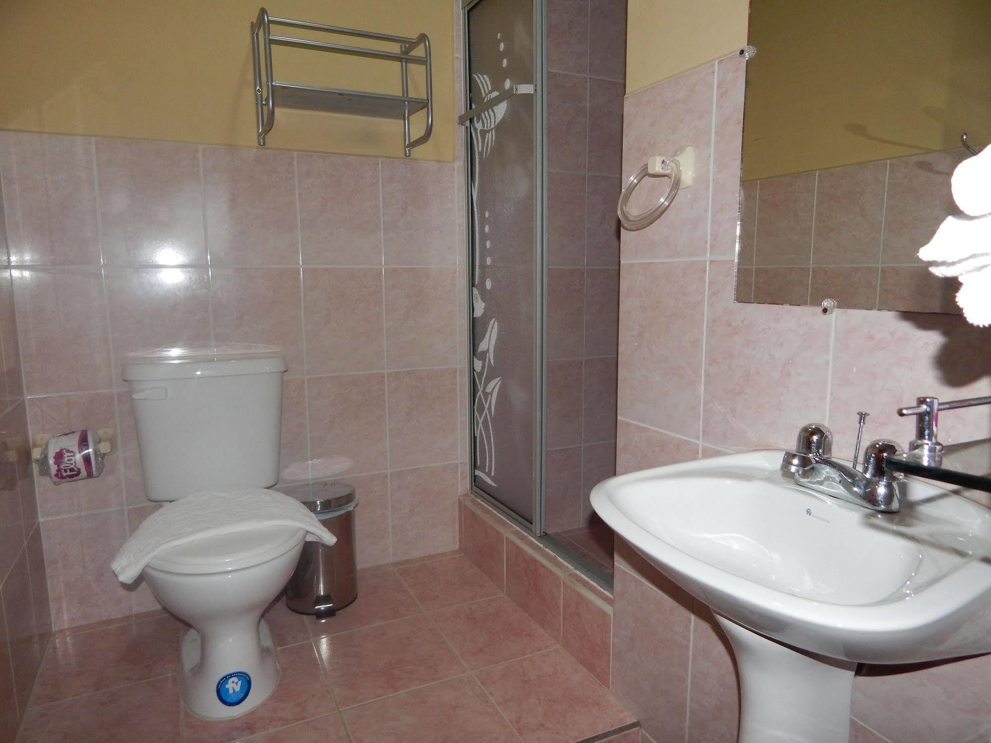 Hotel Los Algarrobos Пуэрто-Бакерисо-Морено Экстерьер фото